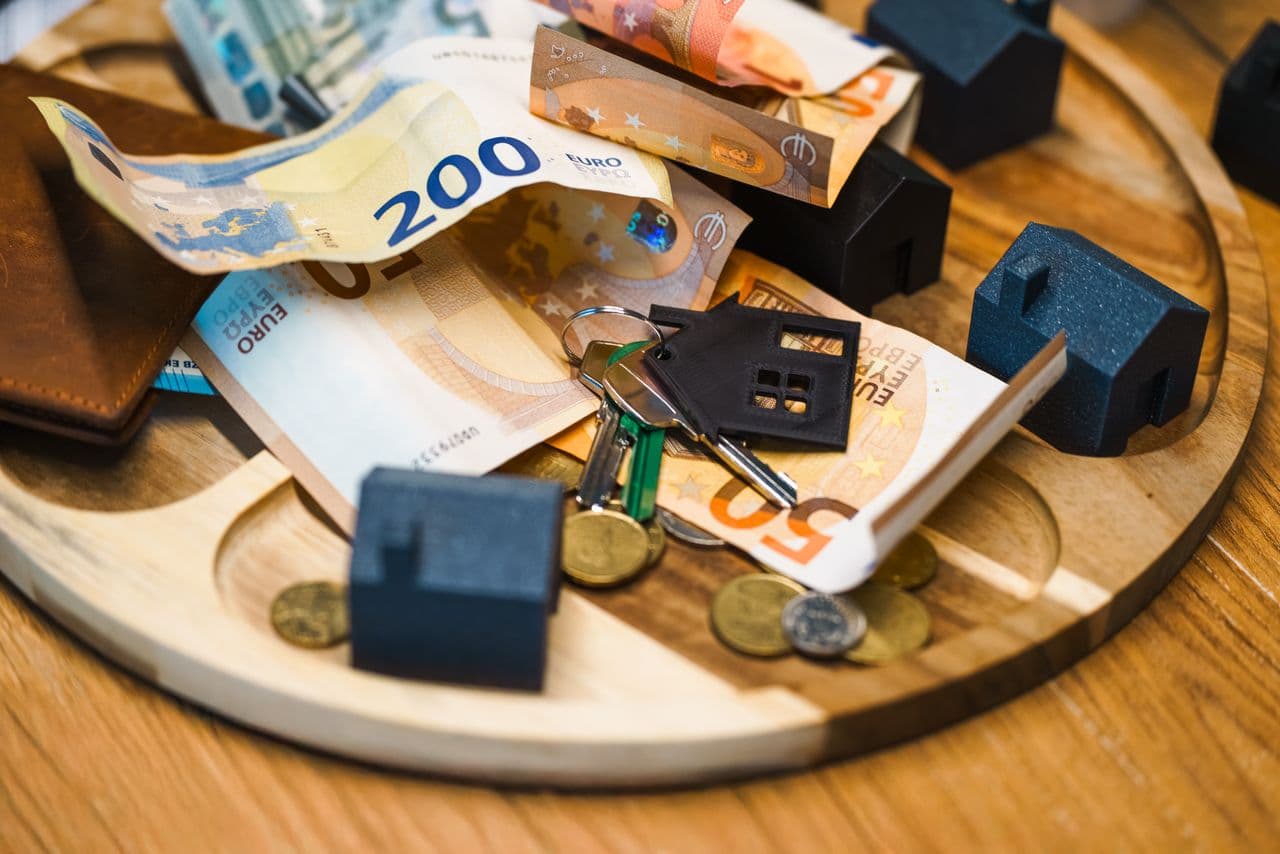 Best Ways to Invest in Real Estate Without Buying Property