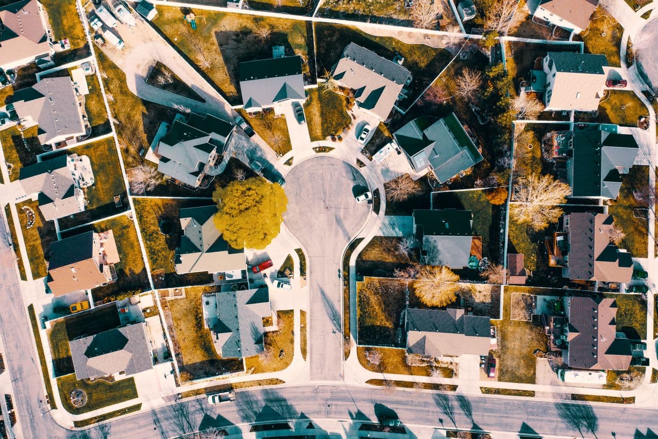 mogul vs Essex Property Trust (ESS)